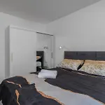 Apartamento Amazing In With Swimming Pool