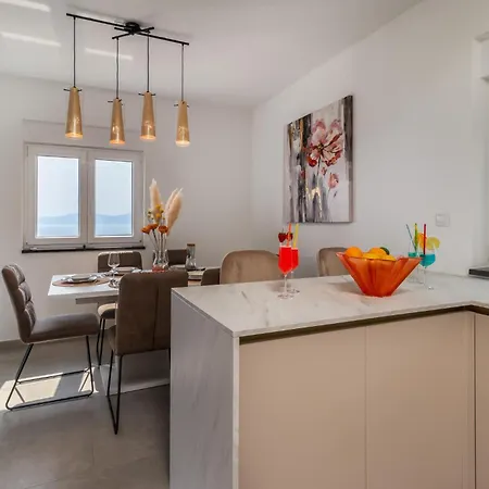 Apartman Amazing In With Swimming Pool Kostrena