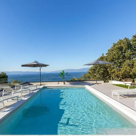 Apartman Amazing In With Swimming Pool *
