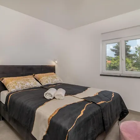 Apartment Amazing In With Swimming Pool