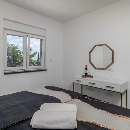 Amazing In With Swimming Pool Apartment